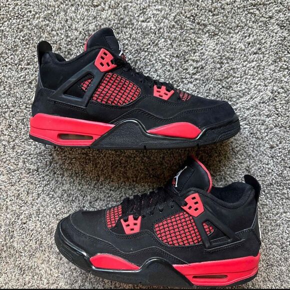Nike Air Jordan 4 Retro Red Thunder Size 7 Youth (Size 8.5 Women's) - Picture 1 of 7